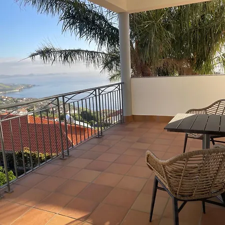 Casa Do Mundo Madeira Bed & Breakfast 4*