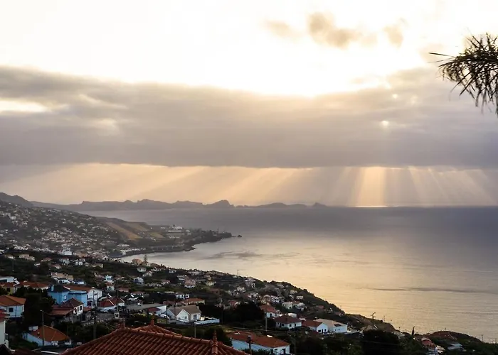 Casa Do Mundo Madeira Bed & Breakfast 4*